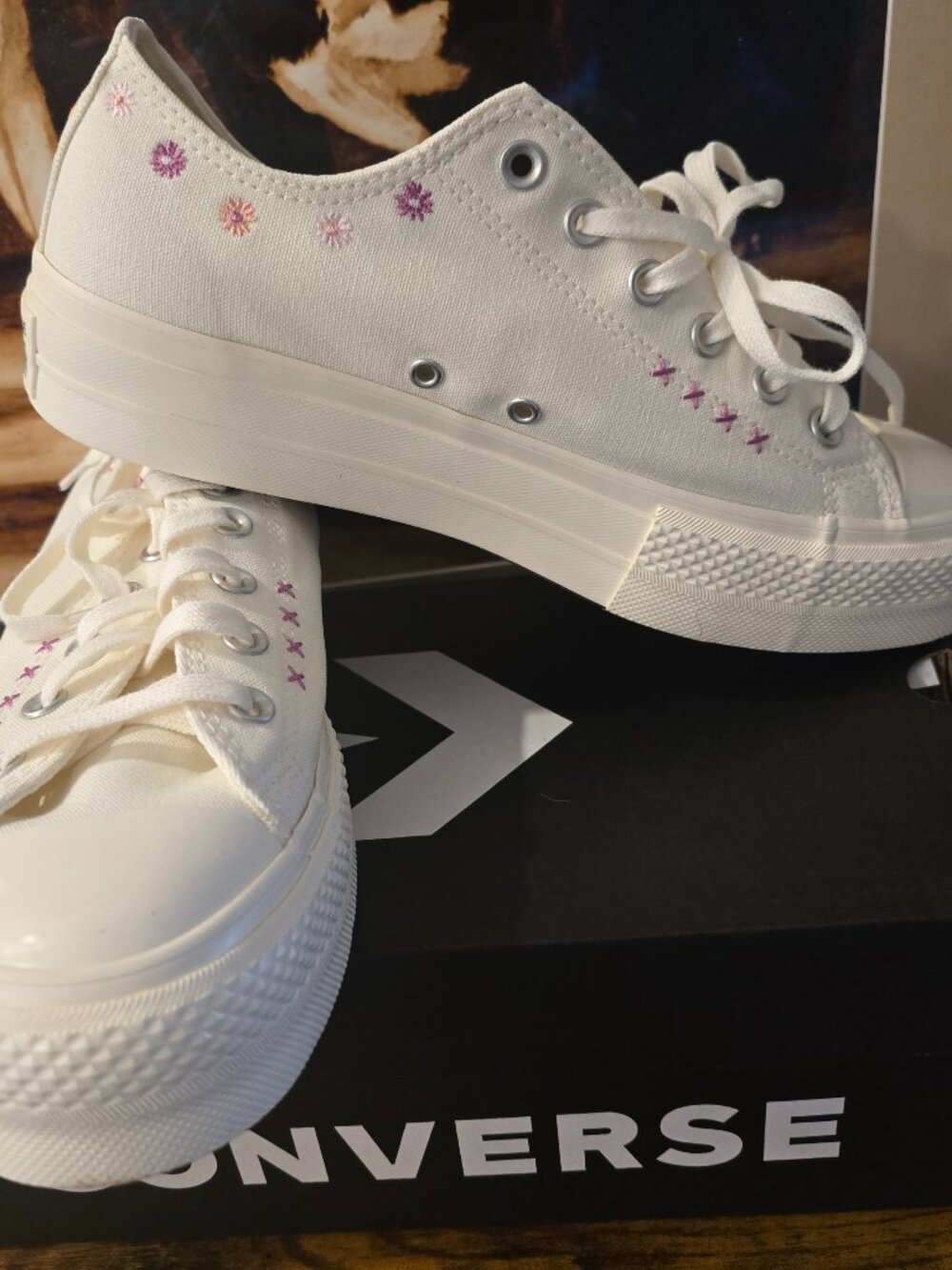 Converse Women's Chuck Taylor All Star Lift Floral Embroidery Low Top Sz 9 NEW
